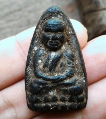 หลวงปู่ทวด S045 เนื้อว่านเก่า มีคราบตามยุค ควรค่าแก่การสะสม เด่นนิรันตรายเป็นที่สุด