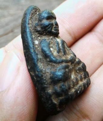 หลวงปู่ทวด S045 เนื้อว่านเก่า มีคราบตามยุค ควรค่าแก่การสะสม เด่นนิรันตรายเป็นที่สุด