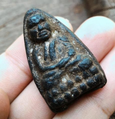 หลวงปู่ทวด S045 เนื้อว่านเก่า มีคราบตามยุค ควรค่าแก่การสะสม เด่นนิรันตรายเป็นที่สุด