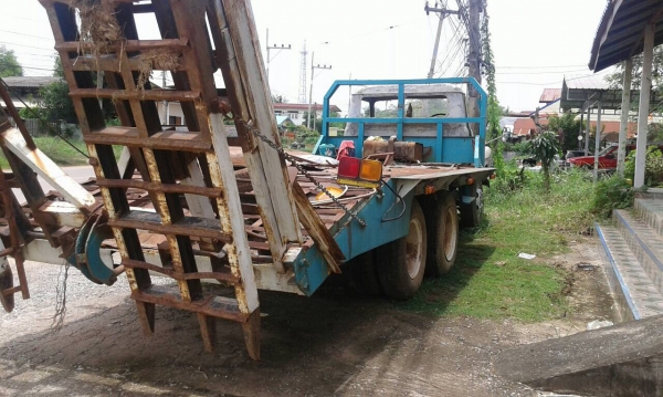 ขาย เทนเลอร์ 10 ล้อ หัวยาว เพลาเดียว มีหางพับไฮดรอริค ไม่มีทะเบียนนะครับ เครื่องเดิม TX เฟืองท้ายใหญ่ คัสซีสวย หางเทนเลอร์เหล็กใหญ่แข็งแรง รถใช้งานได้ปกติ