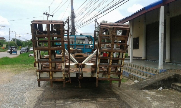 ขาย เทนเลอร์ 10 ล้อ หัวยาว เพลาเดียว มีหางพับไฮดรอริค ไม่มีทะเบียนนะครับ เครื่องเดิม TX เฟืองท้ายใหญ่ คัสซีสวย หางเทนเลอร์เหล็กใหญ่แข็งแรง รถใช้งานได้ปกติ