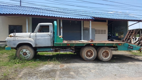 ขาย เทนเลอร์ 10 ล้อ หัวยาว เพลาเดียว มีหางพับไฮดรอริค ไม่มีทะเบียนนะครับ เครื่องเดิม TX เฟืองท้ายใหญ่ คัสซีสวย หางเทนเลอร์เหล็กใหญ่แข็งแรง รถใช้งานได้ปกติ