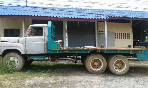 ขาย เทนเลอร์ 10 ล้อ หัวยาว เพลาเดียว มีหางพับไฮดรอริค ไม่มีทะเบียนนะครับ เครื่องเดิม TX เฟืองท้ายใหญ่ คัสซีสวย หางเทนเลอร์เหล็กใหญ่แข็งแรง รถใช้งานได้ปกติ