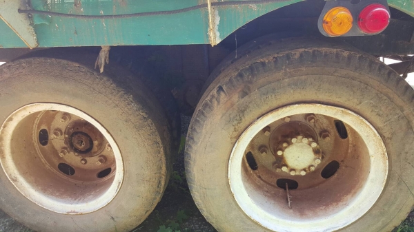 ขาย เทนเลอร์ 10 ล้อ หัวยาว เพลาเดียว มีหางพับไฮดรอริค ไม่มีทะเบียนนะครับ เครื่องเดิม TX เฟืองท้ายใหญ่ คัสซีสวย หางเทนเลอร์เหล็กใหญ่แข็งแรง รถใช้งานได้ปกติ