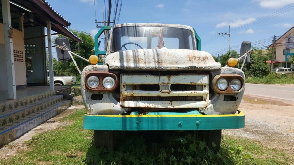 ขาย เทนเลอร์ 10 ล้อ หัวยาว เพลาเดียว มีหางพับไฮดรอริค ไม่มีทะเบียนนะครับ เครื่องเดิม TX เฟืองท้ายใหญ่ คัสซีสวย หางเทนเลอร์เหล็กใหญ่แข็งแรง รถใช้งานได้ปกติ