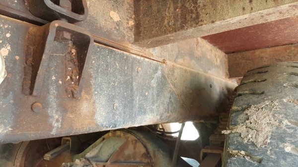 ขาย เทนเลอร์ 10 ล้อ หัวยาว เพลาเดียว มีหางพับไฮดรอริค ไม่มีทะเบียนนะครับ เครื่องเดิม TX เฟืองท้ายใหญ่ คัสซีสวย หางเทนเลอร์เหล็กใหญ่แข็งแรง รถใช้งานได้ปกติ