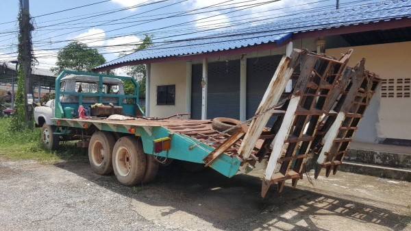 ขาย เทนเลอร์ 10 ล้อ หัวยาว เพลาเดียว มีหางพับไฮดรอริค ไม่มีทะเบียนนะครับ เครื่องเดิม TX เฟืองท้ายใหญ่ คัสซีสวย หางเทนเลอร์เหล็กใหญ่แข็งแรง รถใช้งานได้ปกติ