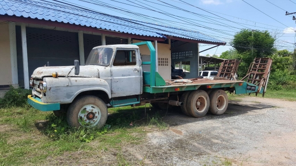 ขาย เทนเลอร์ 10 ล้อ หัวยาว เพลาเดียว มีหางพับไฮดรอริค ไม่มีทะเบียนนะครับ เครื่องเดิม TX เฟืองท้ายใหญ่ คัสซีสวย หางเทนเลอร์เหล็กใหญ่แข็งแรง รถใช้งานได้ปกติ