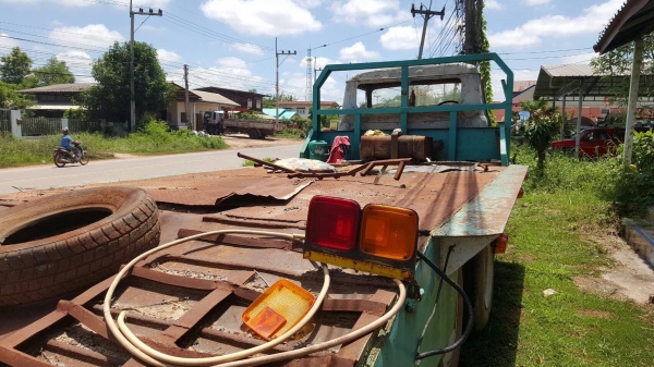 ขาย เทนเลอร์ 10 ล้อ หัวยาว เพลาเดียว มีหางพับไฮดรอริค ไม่มีทะเบียนนะครับ เครื่องเดิม TX เฟืองท้ายใหญ่ คัสซีสวย หางเทนเลอร์เหล็กใหญ่แข็งแรง รถใช้งานได้ปกติ