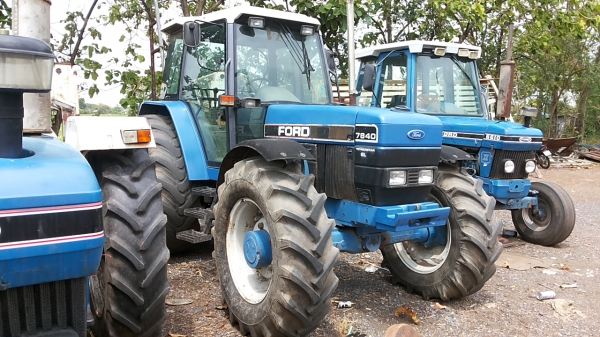 ขายรถไถ FORD 7840 SL 2 เพลา คาน คาราโร่ ราคา 540000 ขายรถไถ FORD 7840 SL 2 เพลา คาน คาราโร่ ราคา 540000