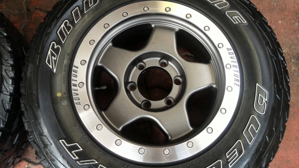 ล้อลาย Bradley Bead - Lock พร้อมยาง 245 x 70  x 16  AT