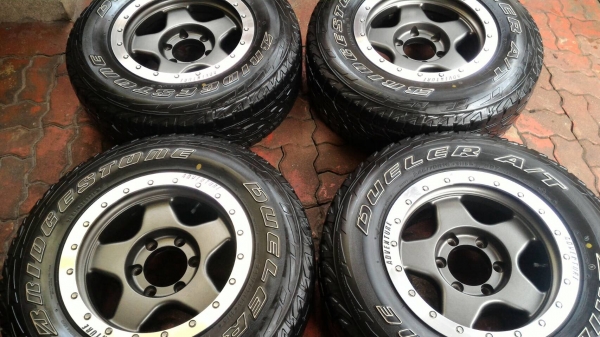 ล้อลาย Bradley Bead - Lock พร้อมยาง 245 x 70 x 16 AT ล้อลาย Bradley Bead - Lock พร้อมยาง 245 x 70 x 16 AT