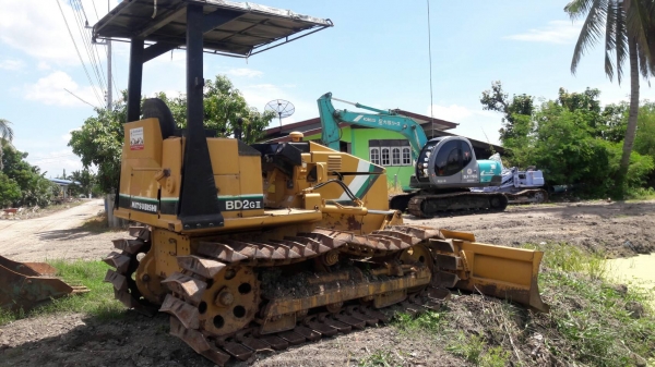 ขายรถดันดิน....MITSUBISHI..BD2G....รถสวยสภาพดี.....ระบบคล่อง. ..สภาพพร้อมใช้...สนใจโทร089-3818694....ดวงนภา