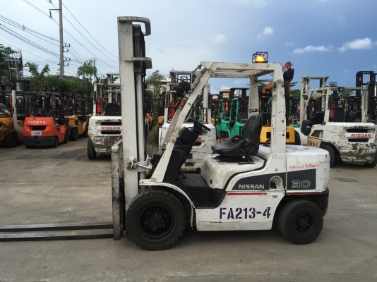 รถยกนิสสันรุ่นใหม่ล่าสุด น้ำหนักยก 3 ตัน เสาสูง 4 เมตร เครื่องดีเซล เกียร์ออโต้