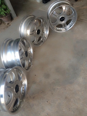 แม็ก euroline 18"  แท้ ญี่ปุ่น 15,000 บาท