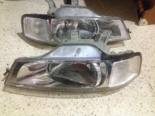 ไฟหน้า HONDA DOMANI เก่าญี่ปุ่นเเท้สภาพใสๆคู่ละ