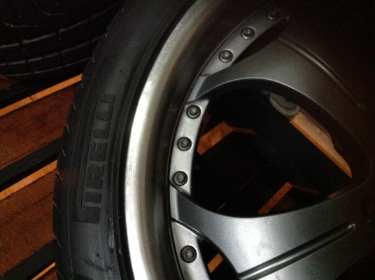 ขายแม๊ก 19 /5.120 ติดยาง กว้างหน้า 8.5 หลัง 9.5 ขอบสวย สีสวย