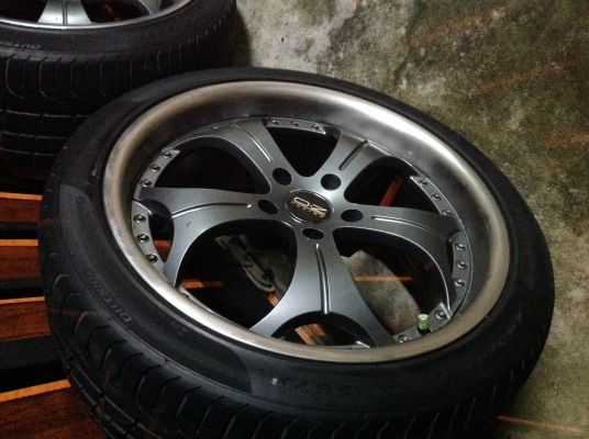 ขายแม๊ก 19 ติดยาง กว้างหน้า 8.5 หลัง 9.5 ขอบสวย สีสวย