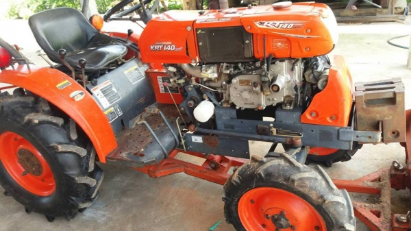 ขายรถไถนั่งขับ KUBOTA RT140 อุปกรณ์ ดันหน้า ผานหลัง สภาพสวยพร้อมใช้งาน ราคา79,000 สนใจโทร 090-8588220คุณนะ 093-3258446คุณบิว หรือเข้าดูสินค้าอื่นๆได้ที่ www.narong2truck.com หรือ www.truck.in.th/498 หรือเพจFacebook ณรงค์ ซื้อขายรถมือสอง (เว็บไซต์ส่วนตัว)