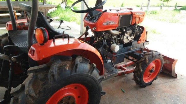 ขายรถไถนั่งขับ KUBOTA RT140 อุปกรณ์ ดันหน้า ผานหลัง สภาพสวยพร้อมใช้งาน ราคา79,000 สนใจโทร 090-8588220คุณนะ 093-3258446คุณบิว หรือเข้าดูสินค้าอื่นๆได้ที่ www.narong2truck.com หรือ www.truck.in.th/498 หรือเพจFacebook ณรงค์ ซื้อขายรถมือสอง (เว็บไซต์ส่วนตัว)