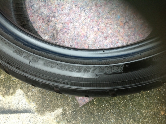 ขายยาง นอก อย่างล่ะ 2 เส้น ยางเทพ ยางสวย ยางสภาพดี