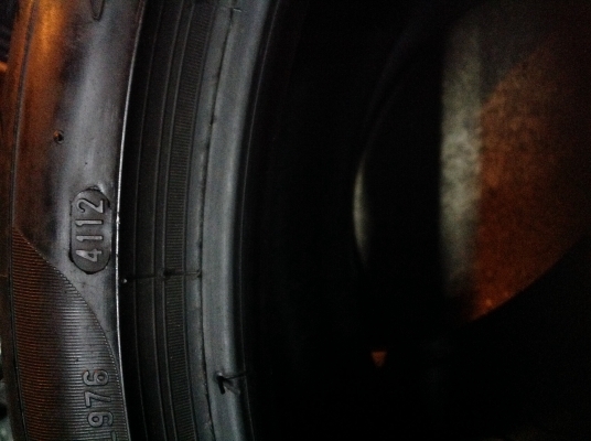 ขายยาง นอก อย่างล่ะ 2 เส้น ยางเทพ ยางสวย ยางสภาพดี