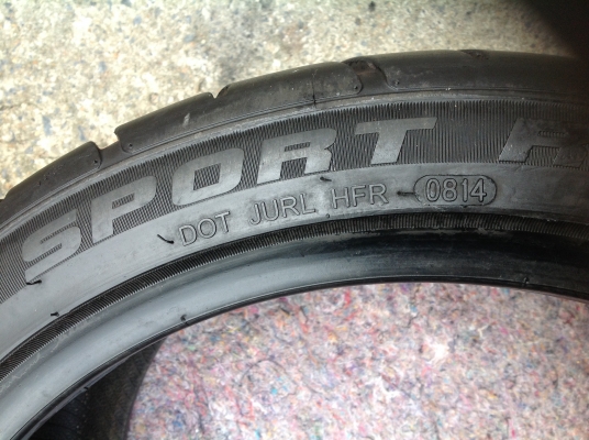 ขายยาง นอก อย่างล่ะ 2 เส้น ยางเทพ ยางสวย ยางสภาพดี