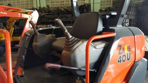 ขาย รถขุด HITACHI รุ่น EX40 มือสองญี่ปุ่น แทรกเหล็ก สลักแน่น คอนโทรลสั้น ปั้มนิ้ว ทำงานไว สวย พร้อมใช้งาน มือถือ/LINE ID : 0818753444 ขาย รถขุด HITACHI รุ่น EX40 มือสองญี่ปุ่น แทรกเหล็ก สลักแน่น คอนโทรลสั้น ปั้มนิ้ว ทำงานไว สวย พร้อมใช้งาน มือถือ/LINE ID : 0818753444