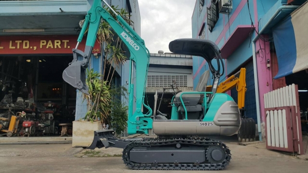 ขาย รถขุด KOBELCO รุ่น SK025 มือสองญี่ปุ่น แทรกเหล็ก สลักแน่น ทั้งคัน คอนโทรลสั้น ปั้มนิ้ว มือถือ/LINE ID : 0818753444 ขาย รถขุด KOBELCO รุ่น SK025 มือสองญี่ปุ่น แทรกเหล็ก สลักแน่น ทั้งคัน คอนโทรลสั้น ปั้มนิ้ว มือถือ/LINE ID : 0818753444
