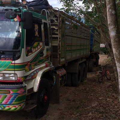 ขายรถพ่วง 18 ล้อ 2 เพลา แม่.ลูก กระบะเนียม ISUZU 270 รถพร้อมใช้ ราคา.1880000 ต่อรอง สนใจโทรจองด่วน