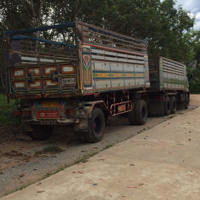 ขายรถพ่วง 18 ล้อ 2 เพลา แม่.ลูก กระบะเนียม ISUZU 270 รถพร้อมใช้ ราคา.1880000 ต่อรอง สนใจโทรจองด่วน