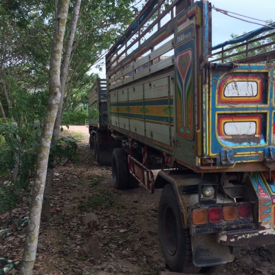 ขายรถพ่วง 18 ล้อ 2 เพลา แม่.ลูก กระบะเนียม ISUZU 270 รถพร้อมใช้ ราคา.1880000 ต่อรอง สนใจโทรจองด่วน