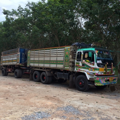 ขายรถพ่วง 18 ล้อ 2 เพลา แม่.ลูก กระบะเนียม ISUZU 270 รถพร้อมใช้ ราคา.1880000 ต่อรอง สนใจโทรจองด่วน