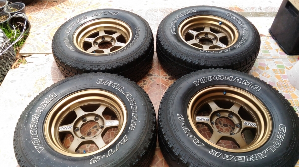 ขายล้อพร้อมยาง 265/70/16