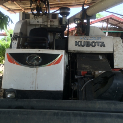 ขายรถเกี่ยวคูโบต้าDC70ราคา480000บาทครับ086-2465934