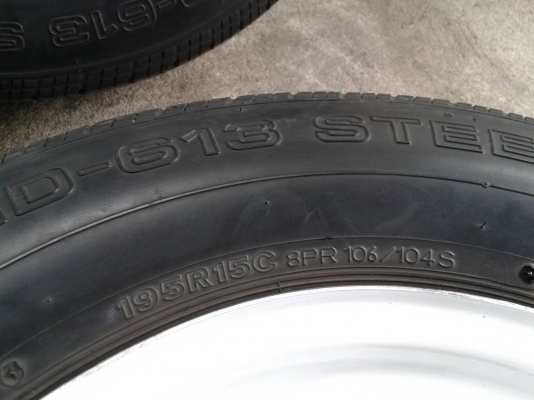 ล้อกะทะขอบ15นิ้ว6รู พร้อมยาง สวยๆ 4 ล้อ ราคา 3900 บาท