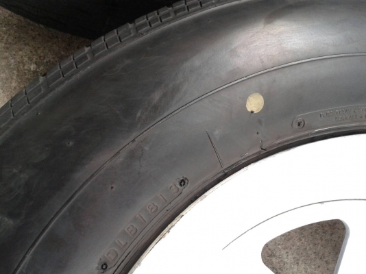 ล้อกะทะขอบ15นิ้ว6รู พร้อมยาง สวยๆ 4 ล้อ ราคา 3900 บาท