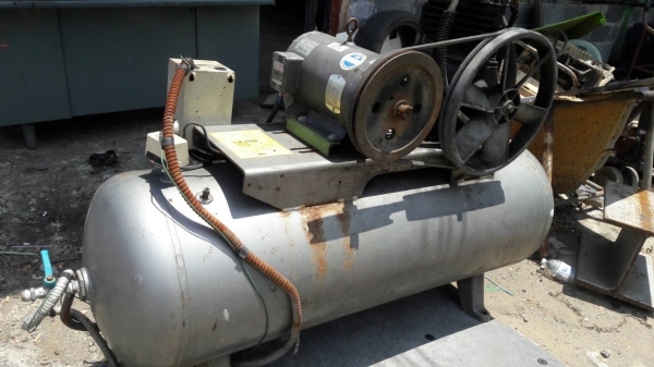 ขายปั้มลม capmbell hausfeld made in uas ถังขนาด 320 ลิตร ราคาถูก 18500 มอเตอรื5แรง