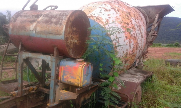 ขายซากรถโม่ HINO FR2708 ช่วงล่าง ZM 10 นอ๊ด 2 เพลาทะเบียนเต็มเครื่อง EK 100 ขายซากรถโม่ HINO FR2708 ช่วงล่าง ZM 10 นอ๊ด 2 เพลาทะเบียนเต็มเครื่อง EK 100