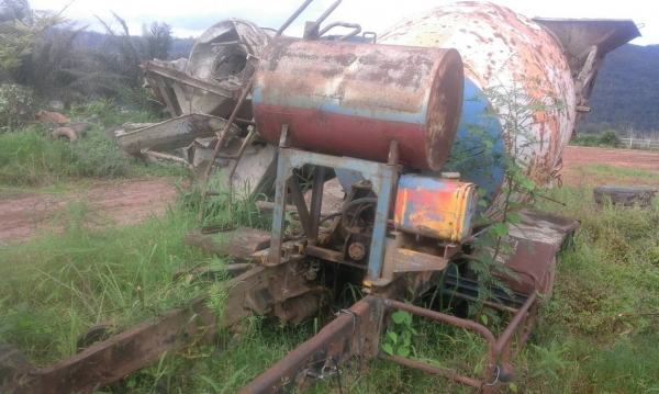 ขายซากรถโม่ HINO FR2708 ช่วงล่าง ZM 10 นอ๊ด 2 เพลาทะเบียนเต็มเครื่อง EK 100 ขายซากรถโม่ HINO FR2708 ช่วงล่าง ZM 10 นอ๊ด 2 เพลาทะเบียนเต็มเครื่อง EK 100