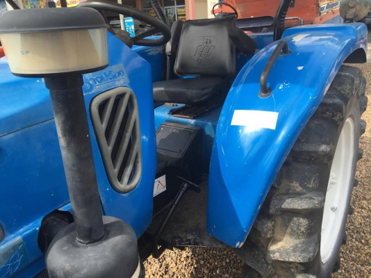 แชมป์CX 484 เดิมๆ 4WD เครื่องแน่น ติดง่าย รับประกันคุณภาพรถ โทร081-9711186 แชมป์CX 484 เดิมๆ 4WD เครื่องแน่น ติดง่าย รับประกันคุณภาพรถ โทร081-9711186