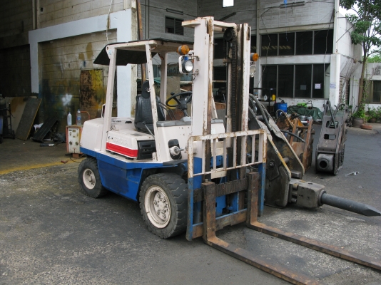 ขาย forklift TOYOTA รุ่น 3FD30 ขนาด3ตัน สภาพสวยพร้อมใช้งาน โทร.02-9409240-44
