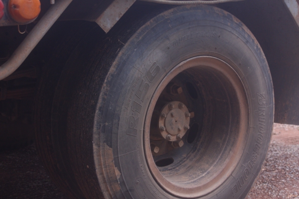 รถ6ล้อ NPR 120 แรงปี40ฝาขาว รถ6ล้อ NPR 120 แรงปี40ฝาขาว