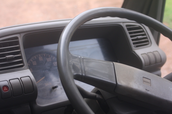 รถ6ล้อ NPR 120 แรงปี40ฝาขาว รถ6ล้อ NPR 120 แรงปี40ฝาขาว