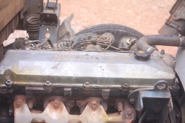 รถ6ล้อ NPR 120 แรงปี40ฝาขาว รถ6ล้อ NPR 120 แรงปี40ฝาขาว