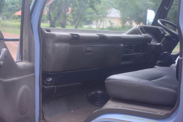 รถ6ล้อ NPR 120 แรงปี40ฝาขาว รถ6ล้อ NPR 120 แรงปี40ฝาขาว