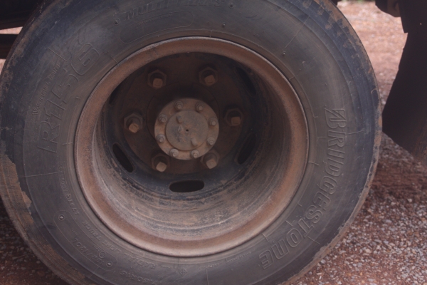 รถ6ล้อ NPR 120 แรงปี40ฝาขาว รถ6ล้อ NPR 120 แรงปี40ฝาขาว