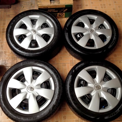 ะทะฝาครอบ 4รู100 ขอบ15นิ้ว ฝาแท้ครบ ยางDeestone 195 55 15 ปี 13 และปี 11 อย่างละคู่ ดอกสวยทั้งชุด ตจวส่งได้  -กดเข้า www.phongcar2481.com ดูสินค้าเพิ่มเติมครับ