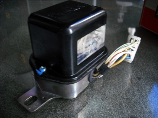 คัทเอ้าท์ไดชาร์ท 12V  No.AVR-551 New-Era แท้