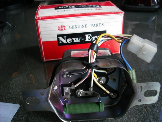 คัทเอ้าท์ไดชาร์ท 12V  No.AVR-551 New-Era แท้